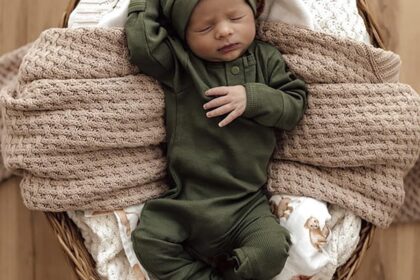 Kaip tinkamai rengti kūdikį